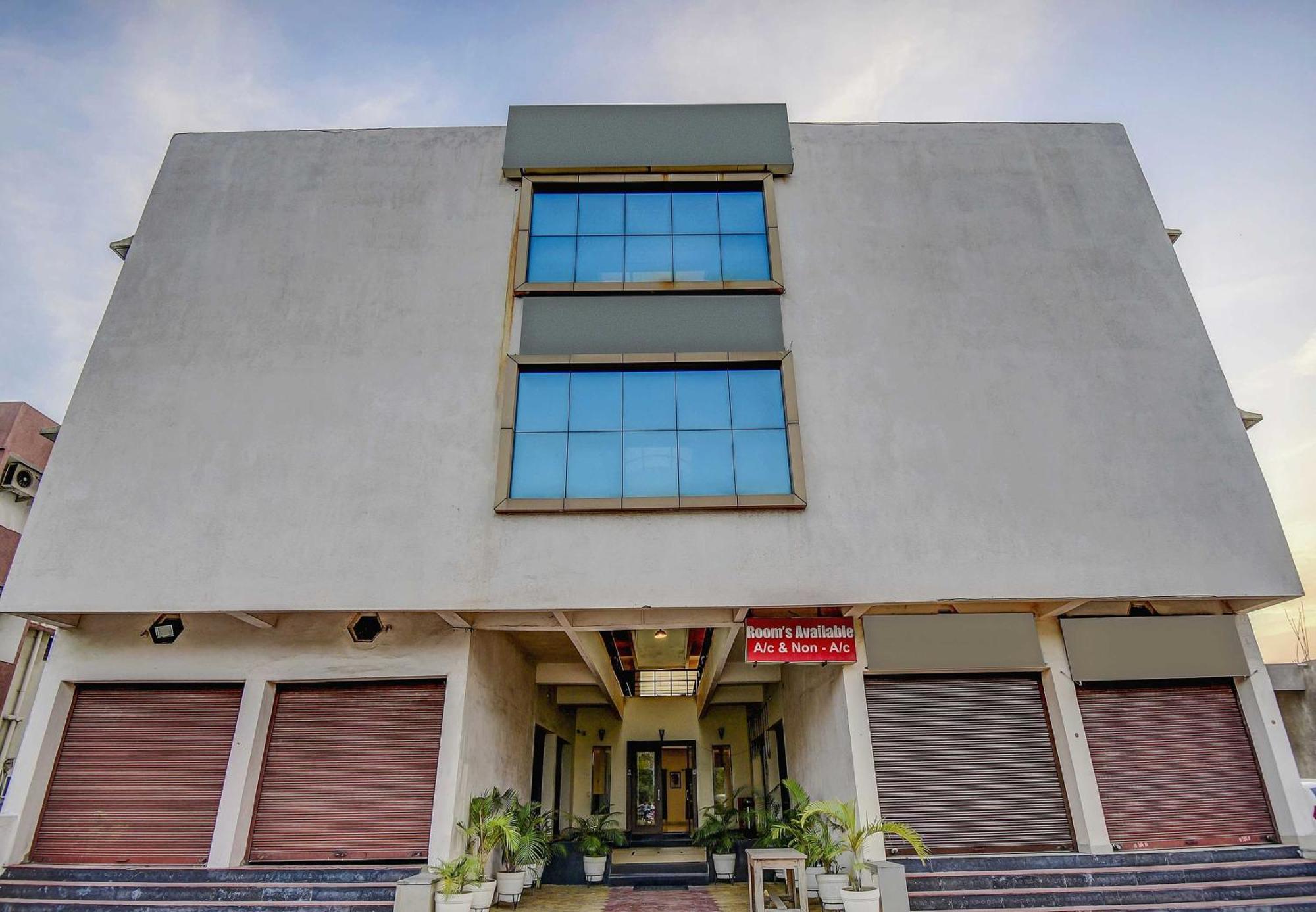 Hotel O Plus Corporate One Khapa  Εξωτερικό φωτογραφία