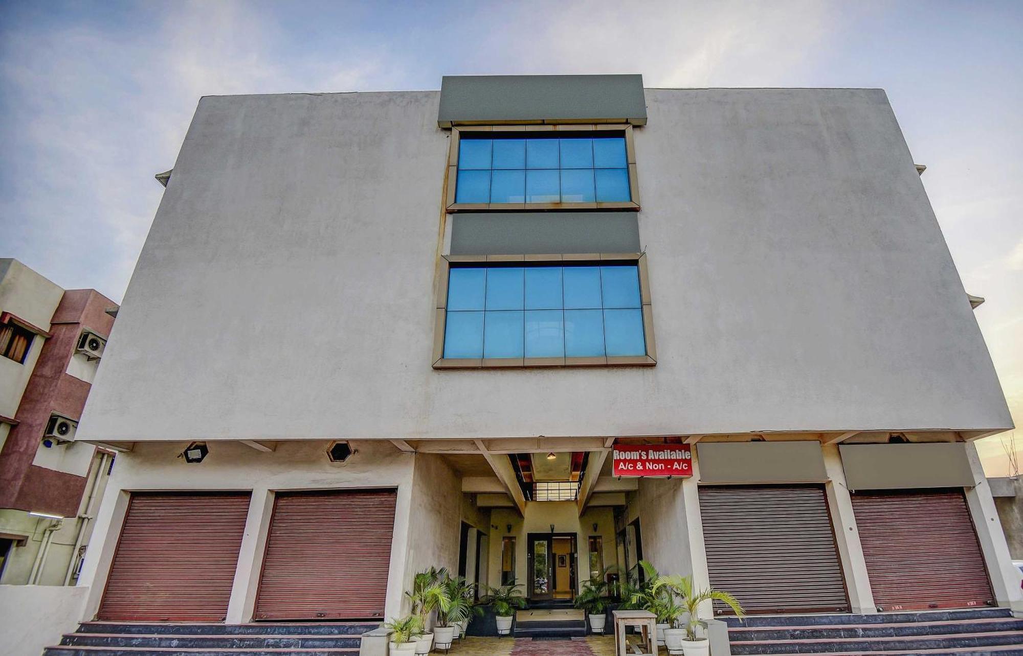 Hotel O Plus Corporate One Khapa  Εξωτερικό φωτογραφία